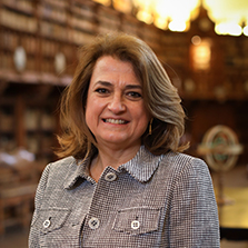 Dña. Ana Martín Suárez